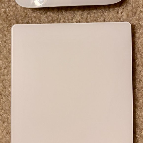 2021 iMac 24” M1 (8 CPU/8 GPU) w/Touch ID +Magic Trackpad + Magic Mouse 2+EXTRAS - Picture 8 of 10